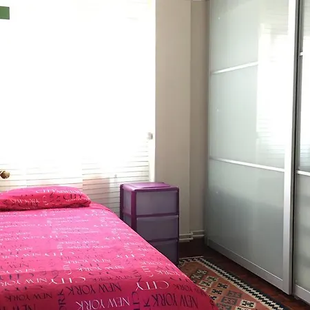 Sunny Apt Close To University With Parking And Wifi Appartement *