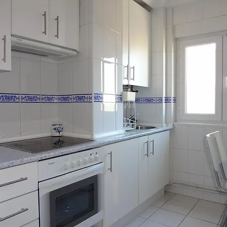 Appartement Sunny Apt Close To University With Parking And Wifi