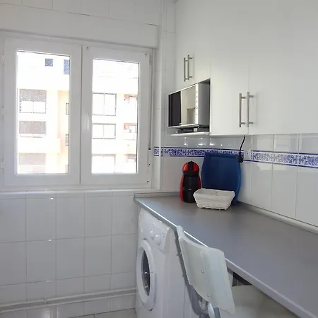 Sunny Apt Close To University With Parking And Wifi Appartement