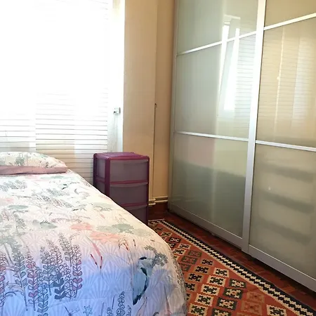 Sunny Apt Close To University With Parking And Wifi Appartement *